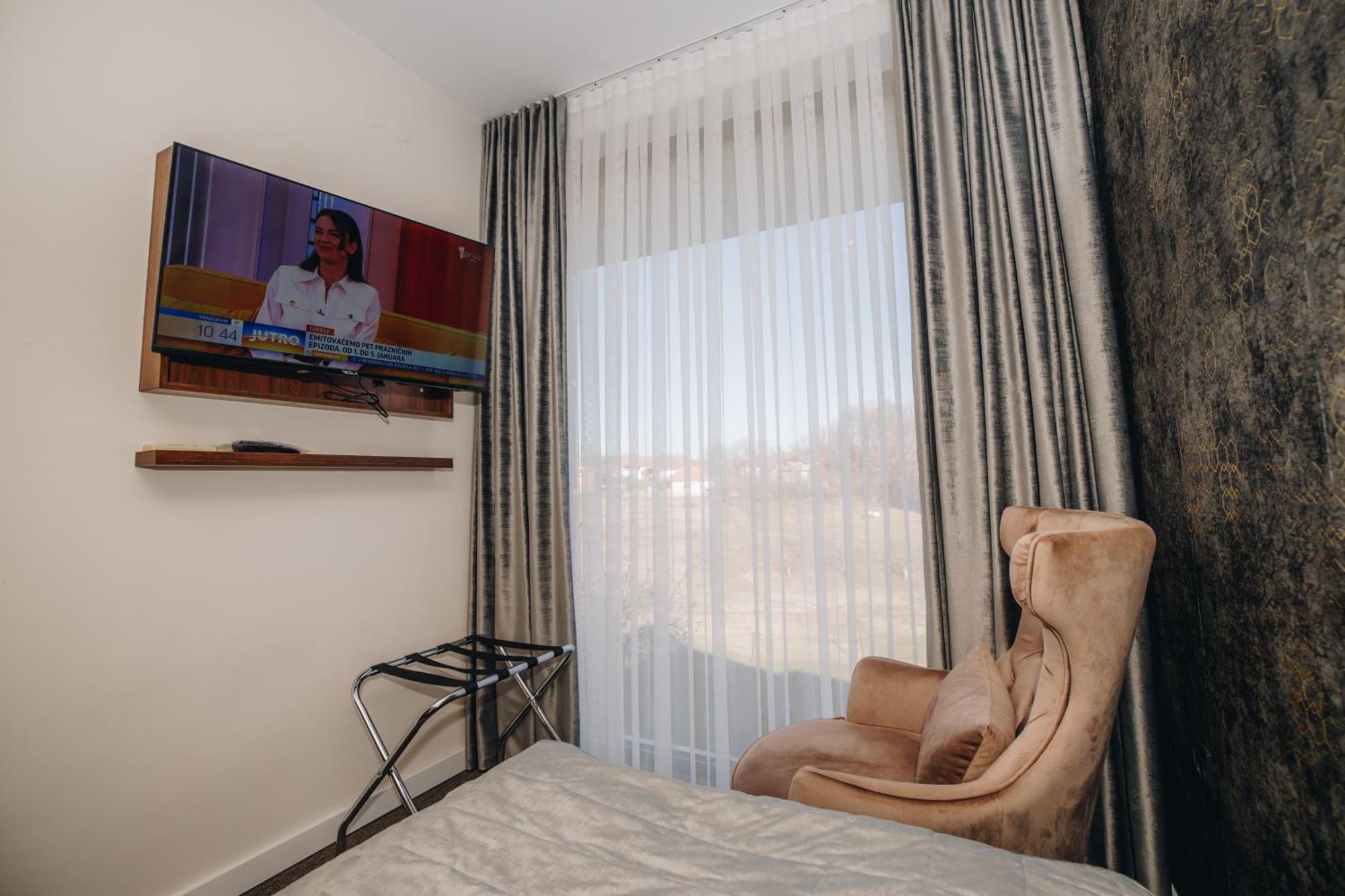 Garni Hotel Radovic Kragujevac Bagian luar foto